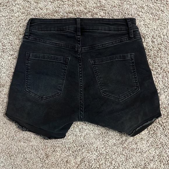 H&M shorts - Picture 2 of 3